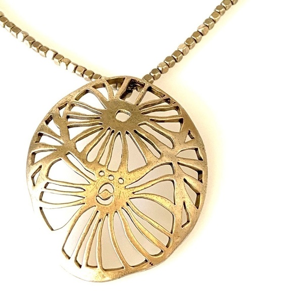 Kenneth Cole Reaction Necklace Pale Matte Gold Tone - Picture 3 of 8